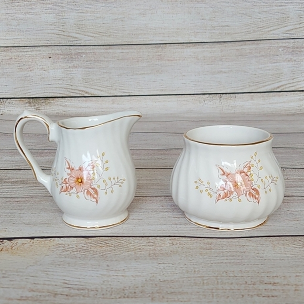 Vintage Sadler Creamer and‎ Open Sugar.